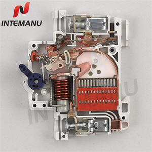 L7 circuit breaker construction