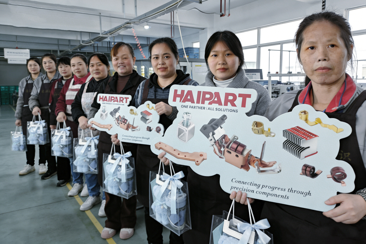 生成铺满蓝色物品的图片-(2)