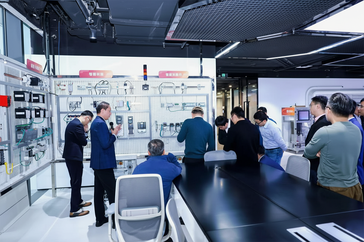 Generated Image December 29, 2025 - 9_20AM